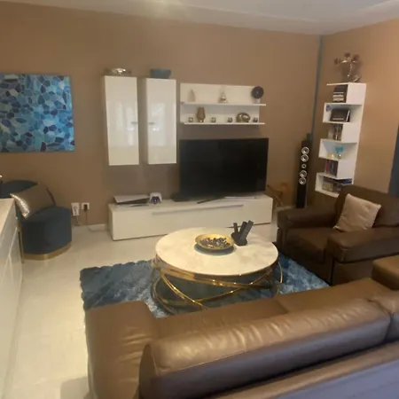 Familial 140 M2 13 Apartment