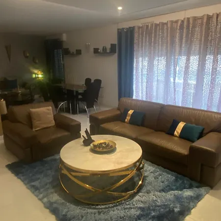 Familial 140 M2 13 Apartment *